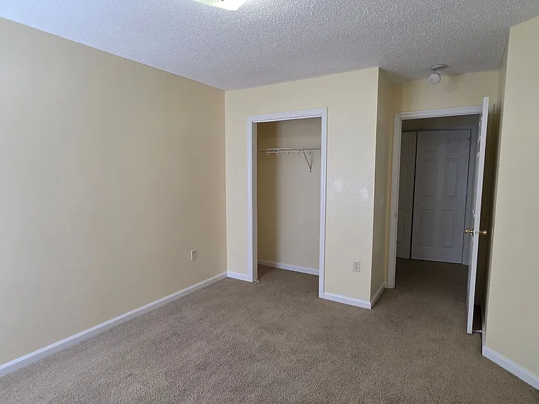 1118 Towne Park Dr — Photo 14