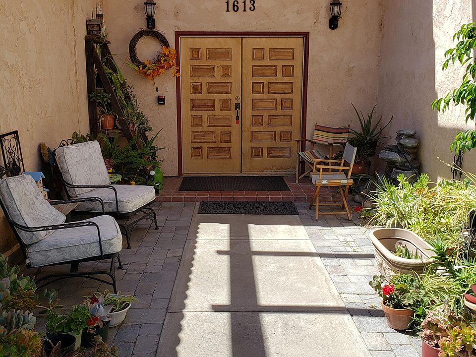 2nd image of 1613 Greenbriar Way