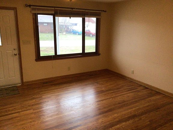 2nd image of 1521 Boulevard Dr