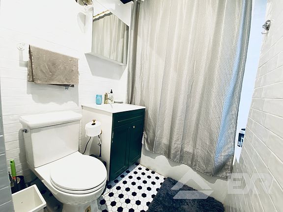 4th image of 473 Park Pl #6AA