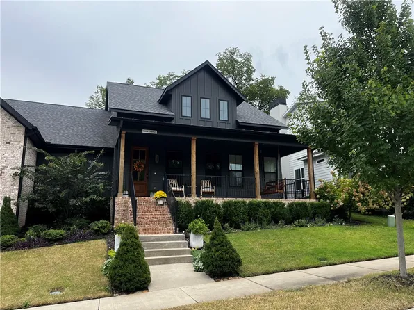 2008 N Libby Ln, Fayetteville, AR 72703