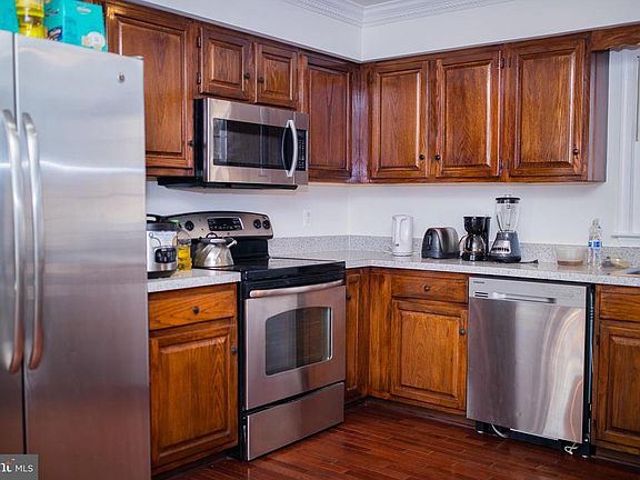 4th image of 9046 Baber Dr