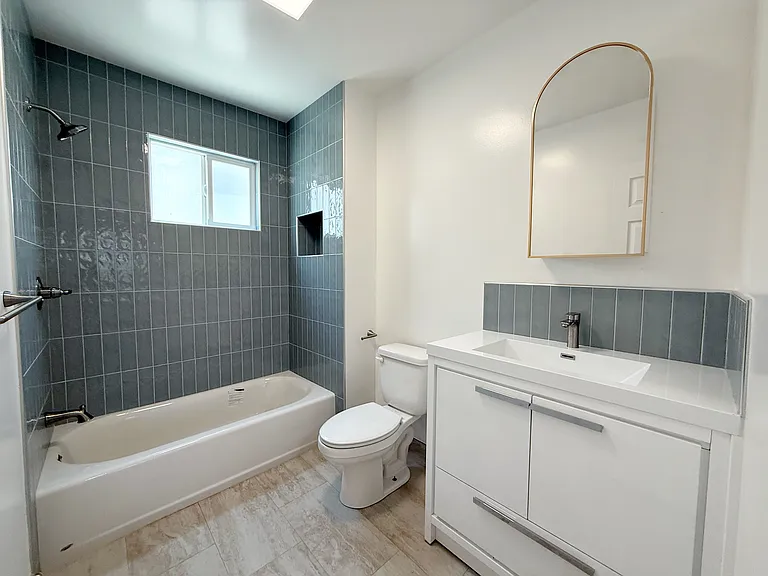 4218 Lockwood Ave #8 — Photo 3