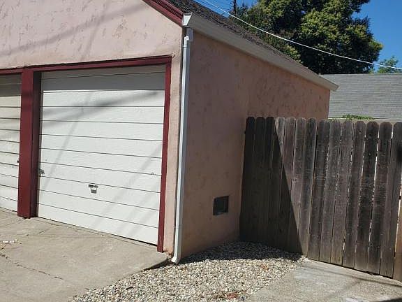 3rd image of 2604 43rd St