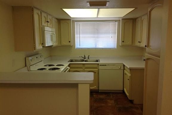3rd image of 1447 W Keats Ave
