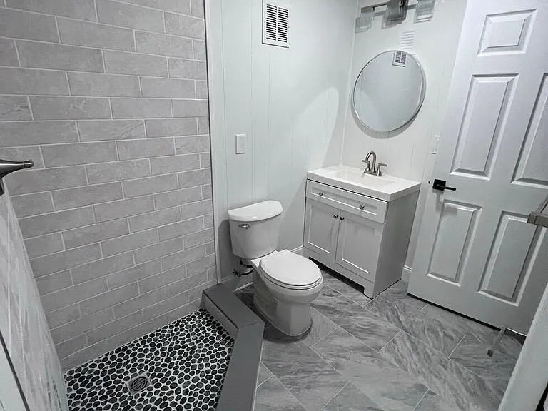 713 18th Ave — Photo 3