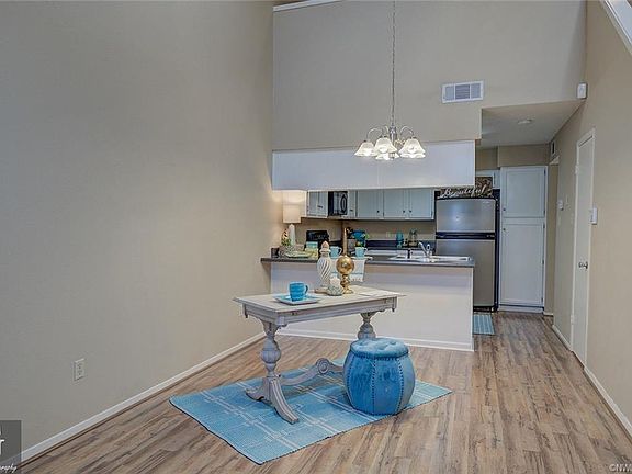 3rd image of 3636 Greenacres Dr