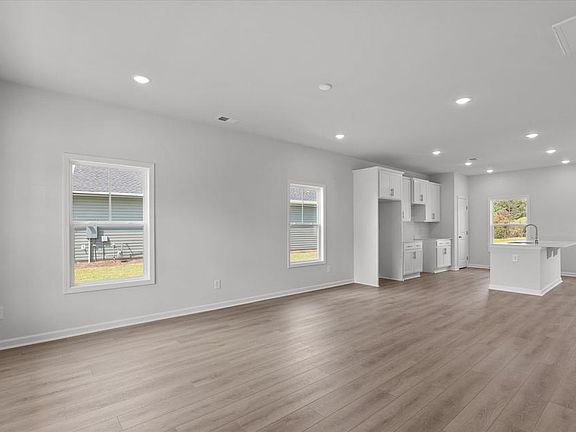 5th image of 3630 NW Tanbark Oak Ln