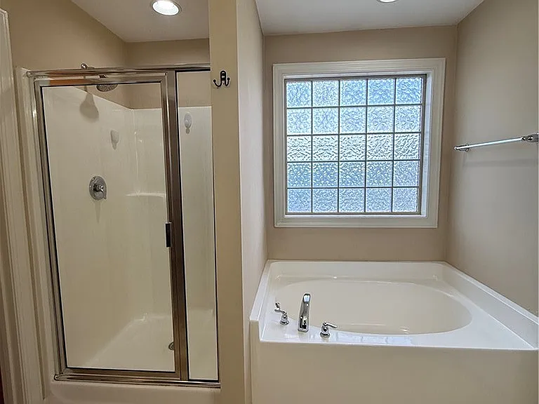 726 Century Dr — Photo 20