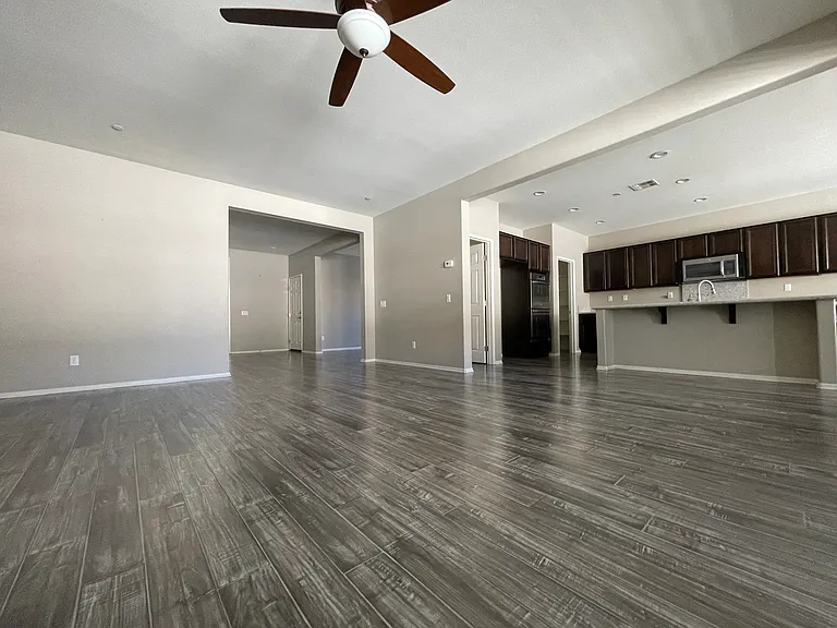 1327 Orchis Ln — Photo 4