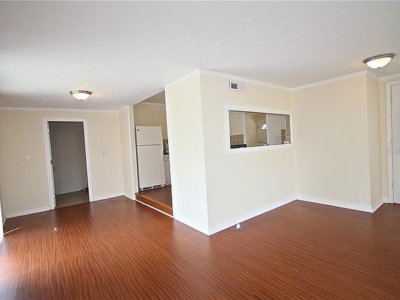 5th image of 1806 Cedar Ave