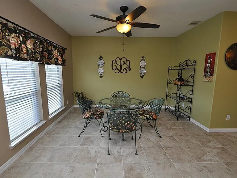 2931 Silver Landing Ln — Photo 11