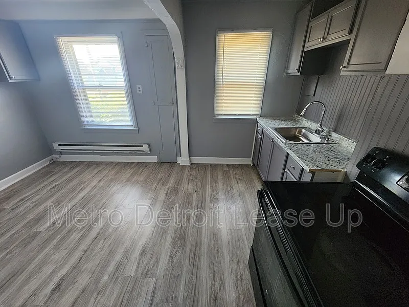 2 bed, 1.0 bath, $1,000 — Photo 4