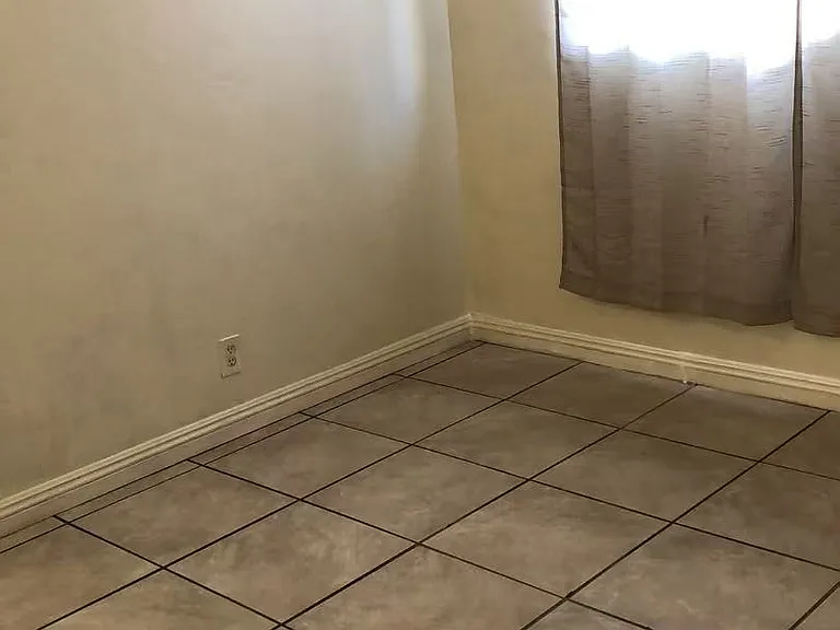 1341 W Poplar St #1 — Photo 2