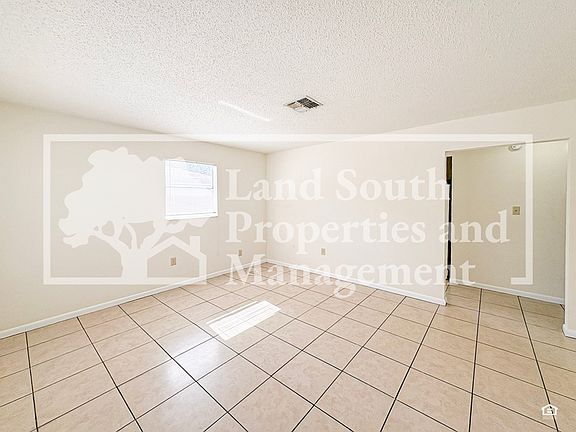 4th image of 1701 S King Ave #B