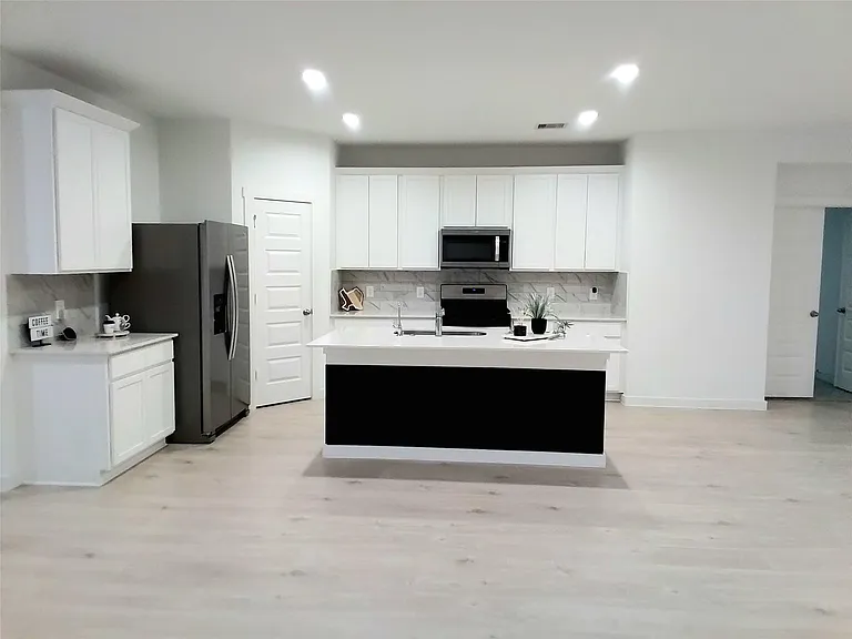 31739 Margaret Woods Ln — Photo 11