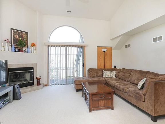2nd image of 252 S Linden Ct