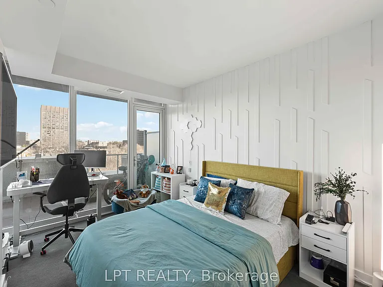 111 Champagne Ave S #307 — Photo 22