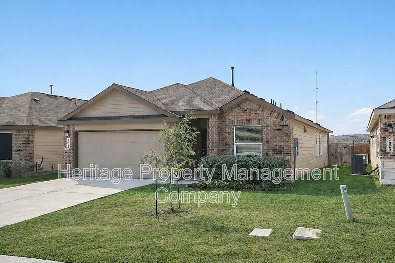 3 bed, 2.0 bath, 1910 sqft, $2,100 — Photo 2