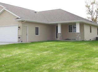 16 S 15th St, Oostburg, WI 53070