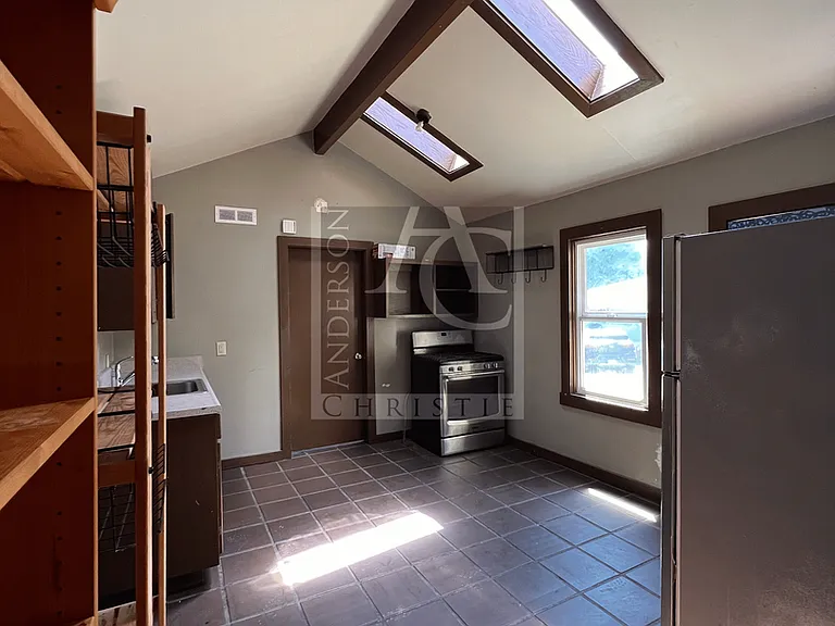 314 Chestnut St — Photo 12