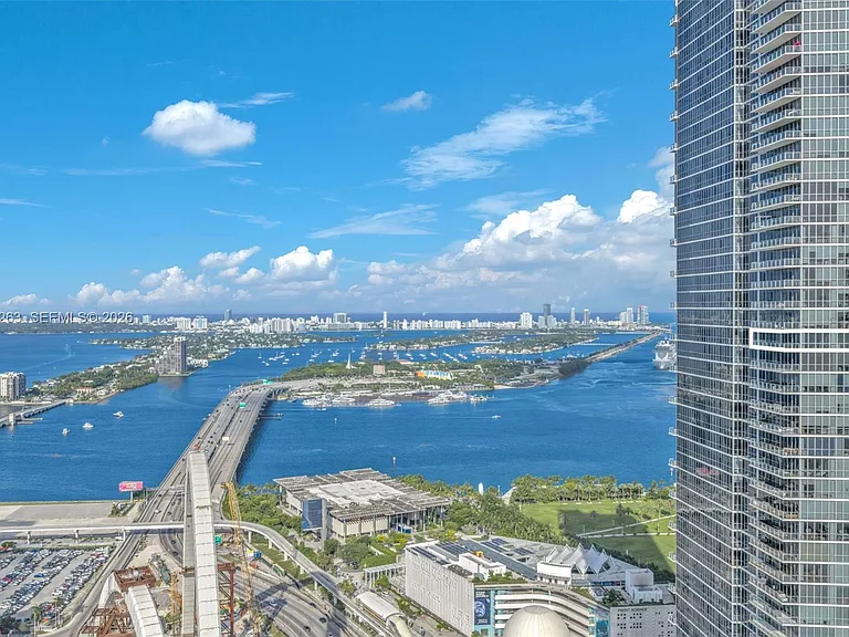 1100 Biscayne Blvd #4308 — Photo 32