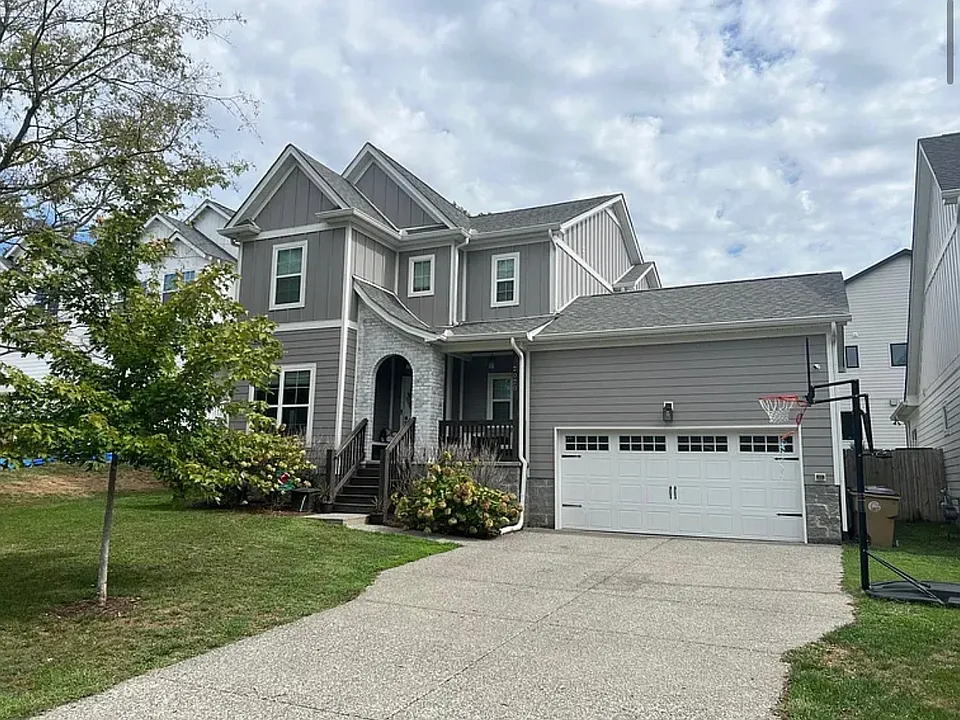 2020 Rosemary Ln