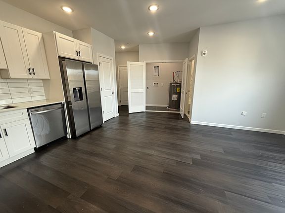 4th image of 207 Redwood Ave #205