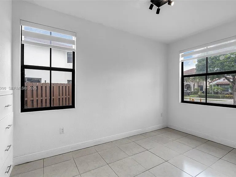 9925 NW 10th St — Photo 17