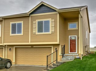 16306 Camden Ave, Omaha, NE 68116