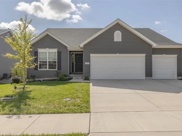 627 Creek Bend Dr, Lake Saint Louis, MO 63367