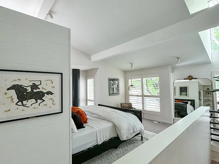 Upstairs loft bedroom