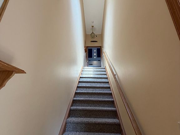 4th image of 133 Meadow St #133