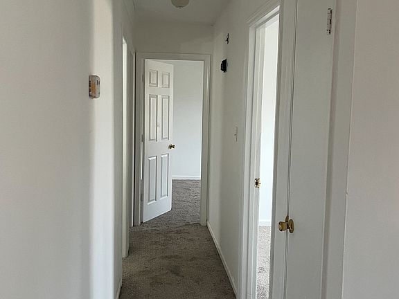 3rd image of 169 W Airview Dr