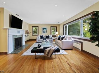 1025 Arcadian Way, Fort Lee, NJ 07024