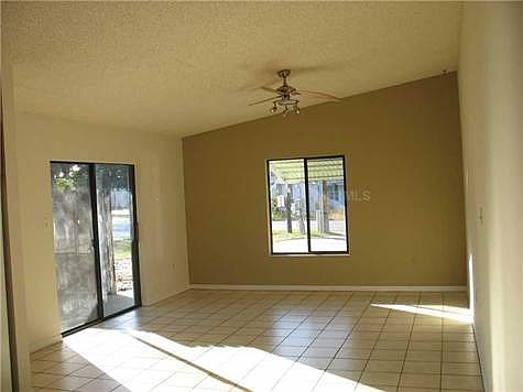 4th image of 4051 Lake Saunders Dr APT 121