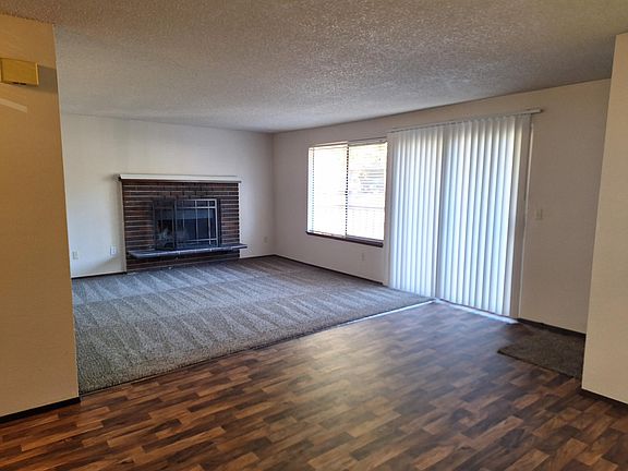 4th image of 3270 SE Goldmaur Ct #B