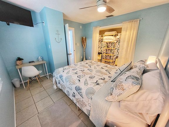 5th image of 125 Avenida Veneccia #5SARASOTA