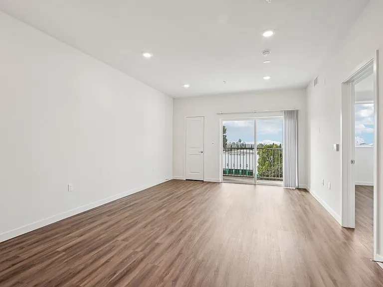 Cloud Nine Luxury Apartments — Photo 50
