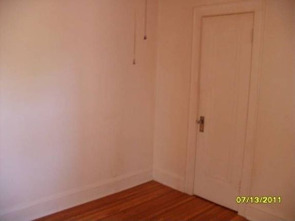5th image of 3450 Xerxes Ave N