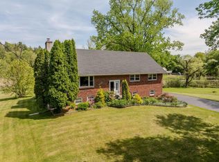 8 Robin Ln, Hyde Park, NY 12538