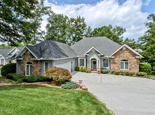 129 Tahlequah Ln, Loudon, TN 37774