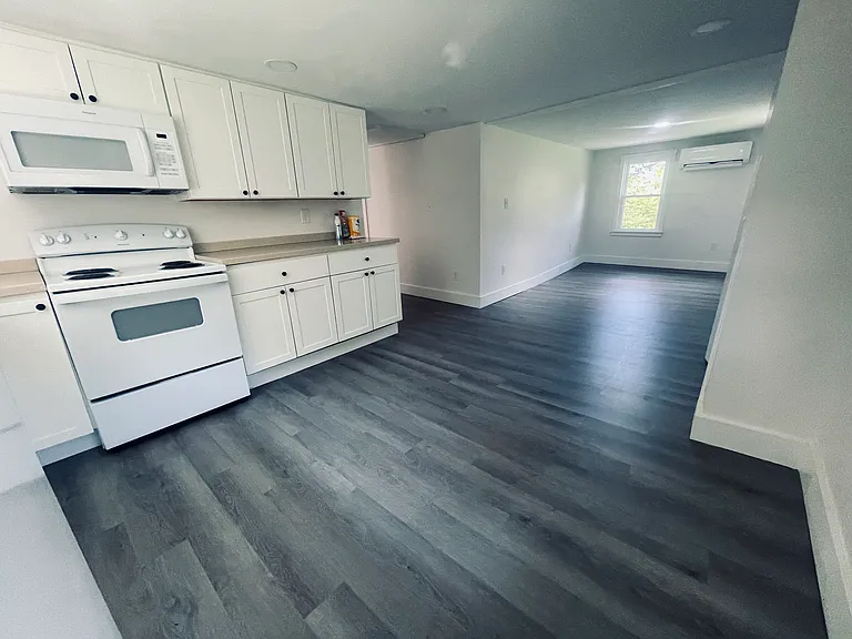 8 Marie Rd #B — Photo 5