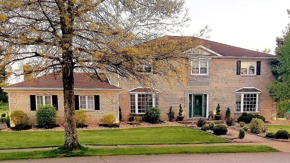 1st image of 204 Vista Dr