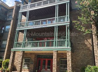 9 Kenilworth Knls APT 202, Asheville, NC 28805
