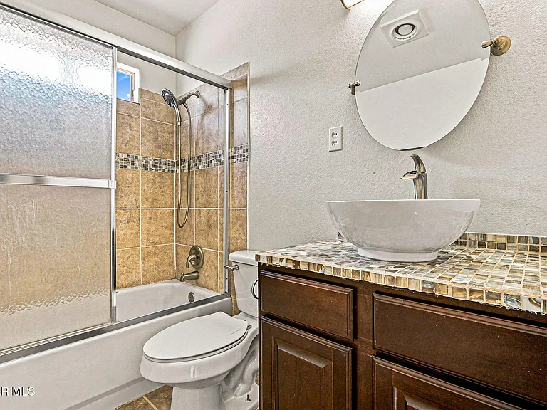 6340 Modesta St — Photo 17