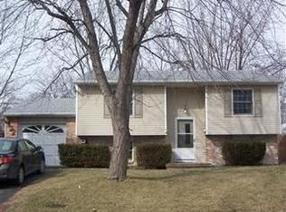 122 Lexington Farm Rd, Englewood, OH 45322