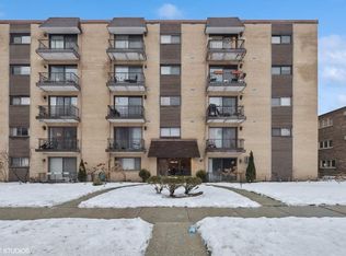 1623 Ashland Ave APT 4D, Des Plaines, IL 60016