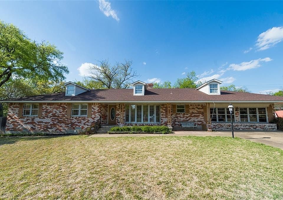 1st image of 517 Valencia Dr