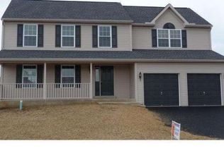 13 Versailles Ct, Reading, PA 19605